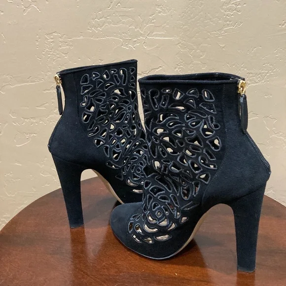 Valentino Garavani Black Suede Laser Cut Ankle Boots, Size 38 - Picture 4 of 14